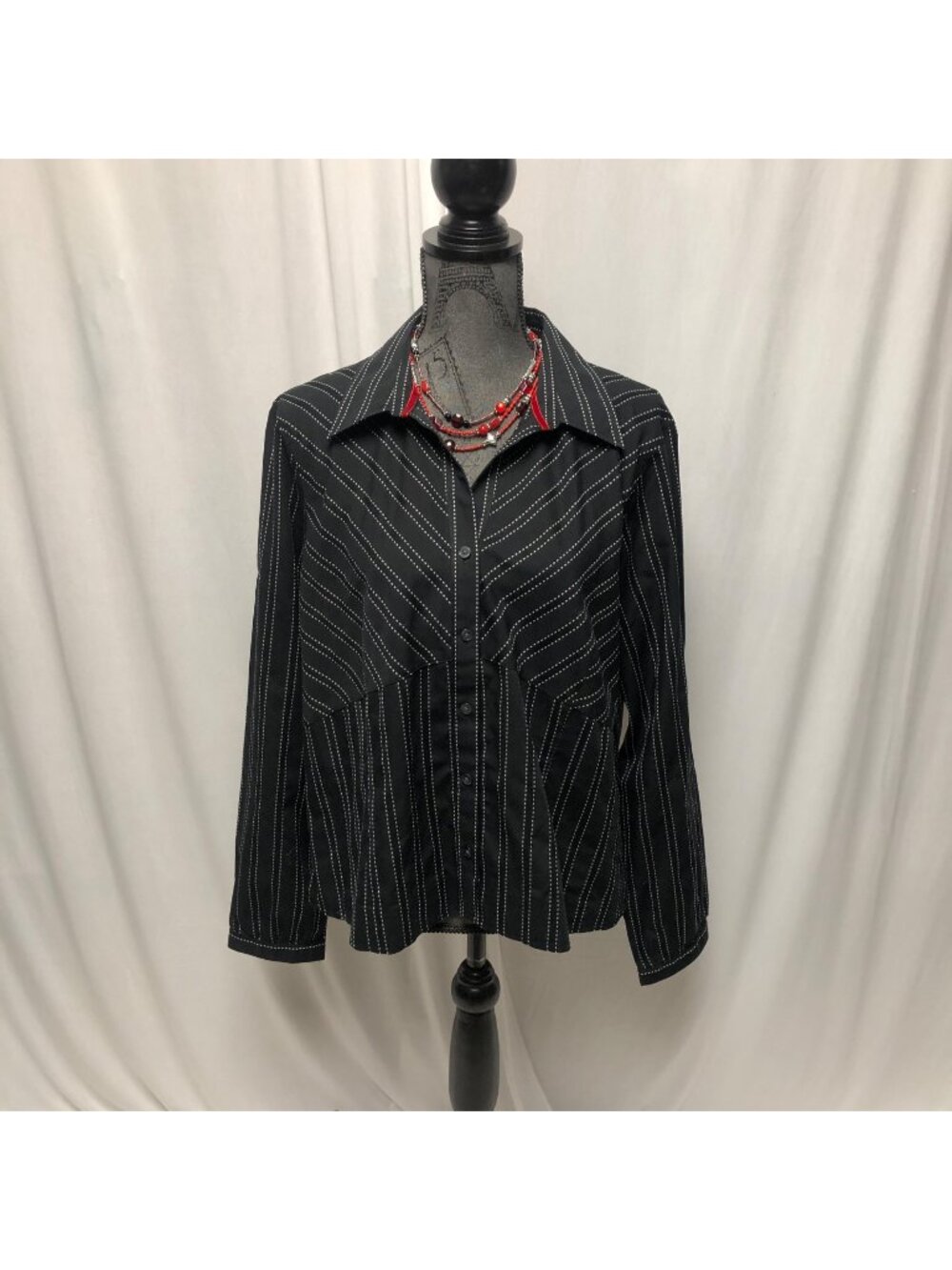 Van Heusen Top Womens Sz XL Black White Striped Long Sleeve Button Shirt Office